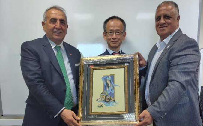 Akdeniz Halk Eğitim Müdürü Naci Durmaz, Kültür ateşesi gibi çalışıyor