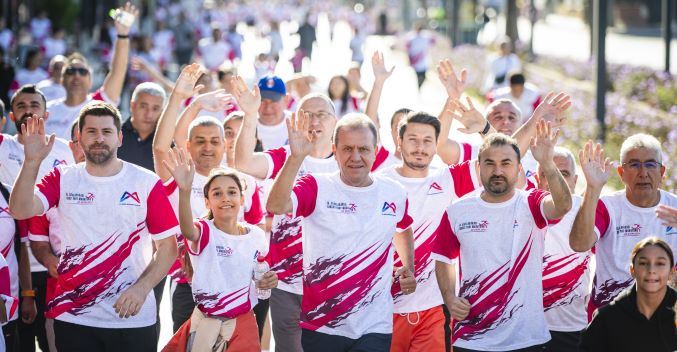 Başkan Boltaç ve Başkan Seçer halkla birlikte koştu