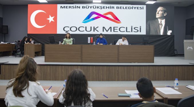 Büyükşehir çocuk meclisi’nde kadına şiddet ve akran zorbalığına dikkat çekildi