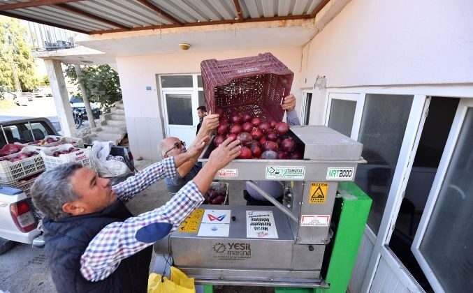 Büyükşehir’den bir ilk: Nar taneleme makinesi