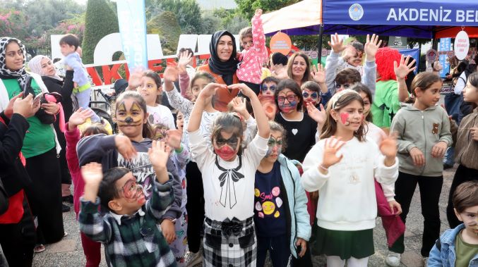 Akdeniz Belediyesi’nden “Dünya Çocuk Hakları Günü Şenliği”