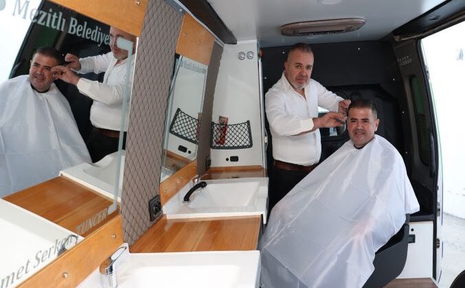 Mezitli Belediyesi’nin ücretsiz mobil kuaför hizmeti başladı