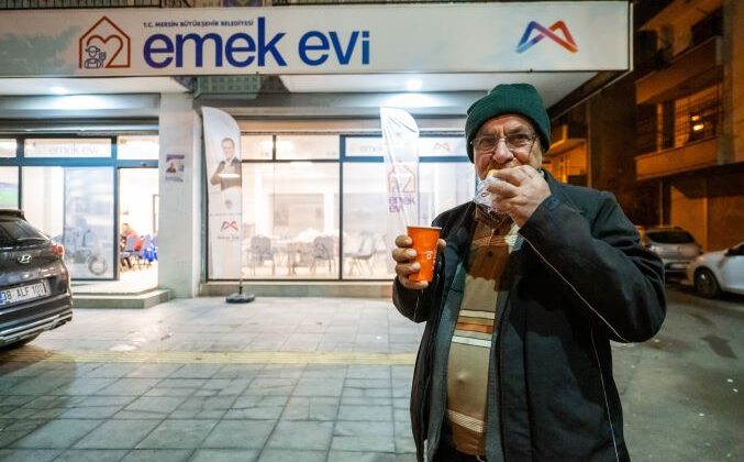 Emekçilerin içi Büyükşehir’in çorbası ile ısınıyor