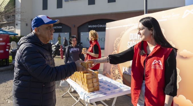Büyükşehir, 15 bin Kandil Simidi dağıttı
