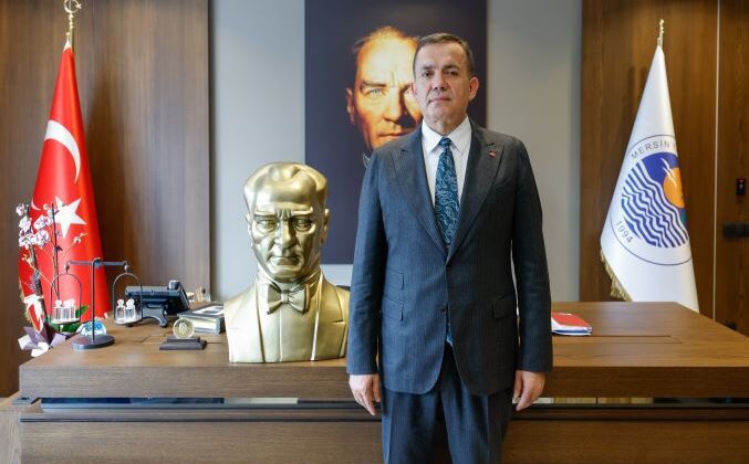 Yenişehir Belediyesi Fransa’da çalınan Atatürk büstünün yerine yenisini gönderdi