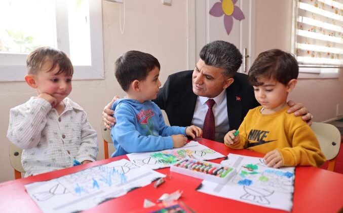 Akdeniz Başkan V. Zeyit Şener Adanalıoğlu Mahalle Kültür Evi’ni ziyaret etti