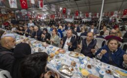 Başkan Seçer ve Meral Seçer, Mersin iftar sofralarında