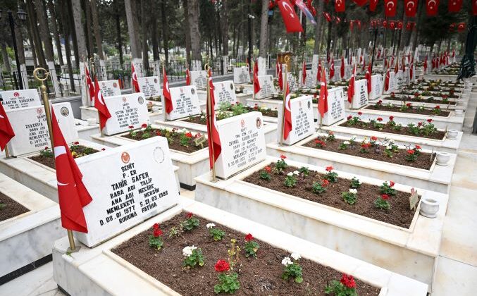 Mersin’deki Cami, Cemevi ve Kiliselerin bayram temizliği yapıldı