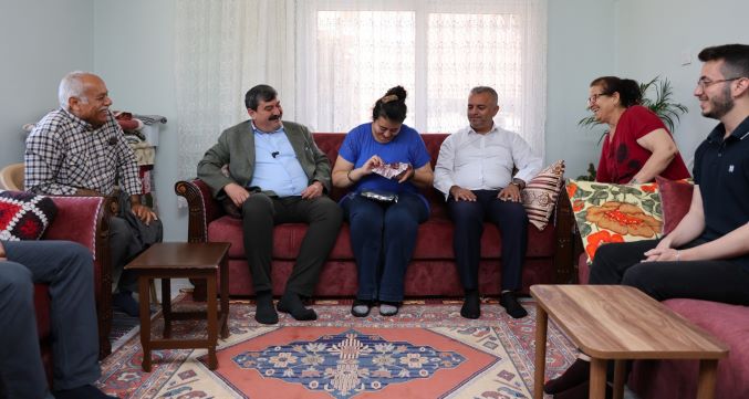 Başkan Yıldız’dan Özel birey Kübra’ya anlamlı ziyaret