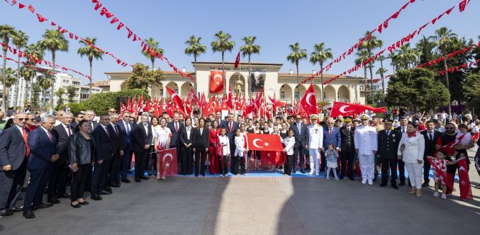 Mersin’de 19 Mayıs kutlamaları renkli görüntülere sahne oldu