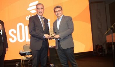 Nesim Ekinci, “Ekonomiye Ekolojik Boyut kazandıran” proje ödülü aldı