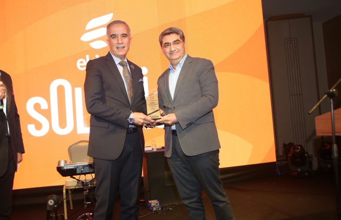 Nesim Ekinci, “Ekonomiye Ekolojik Boyut kazandıran” proje ödülü aldı