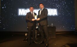 Mersin Times’tan Mehmet Kara’ya Yılın En Başarılı Eğitimci Plaketi Verildi  