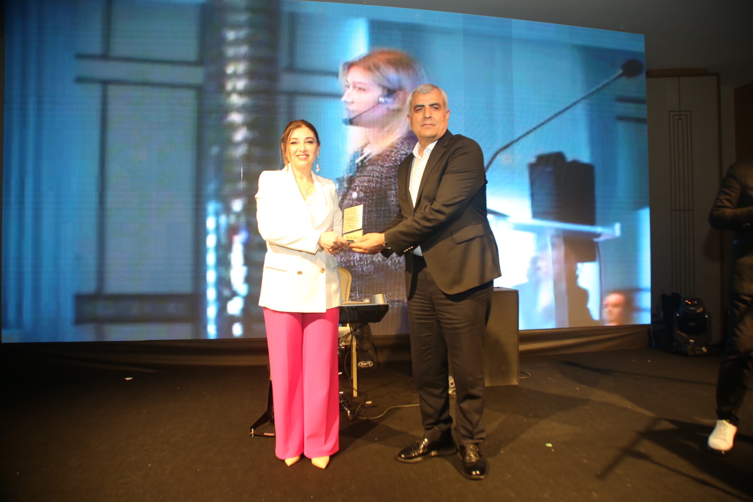 Mürvet Beydağı’na Mersin Times’tan Başarı Plaketi