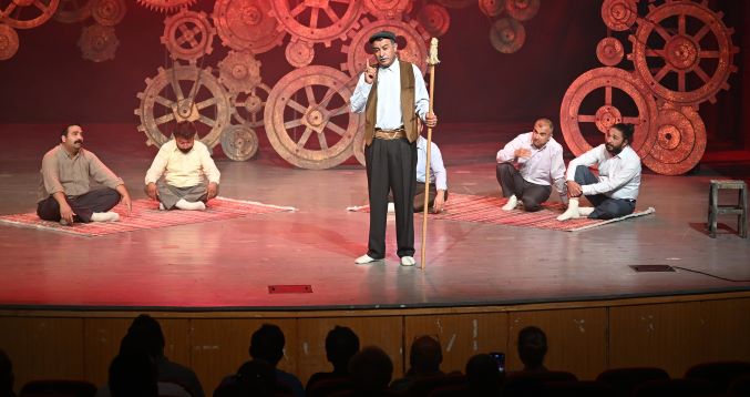 Şehir tiyatrosu’nun ‘Misafir’ oyunu Gülnalılarla buluştu