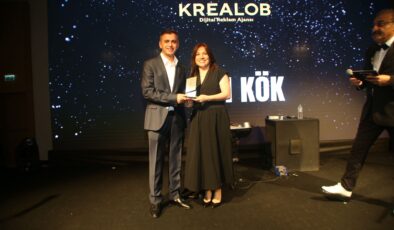 Seçil Kök’e başarı plaketi 