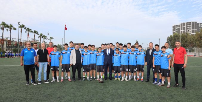 Akdeniz Belediyespor Kulübü U-15 futbol takımı Türkiye şampiyonası’na gidiyor