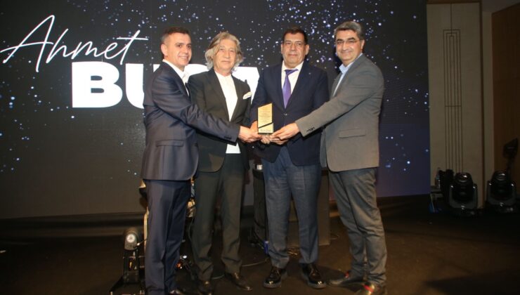 “Dünya Barış Elçisi” ödüllü Ahmet Budan’a Mersin Times’tan Onur Plaketi