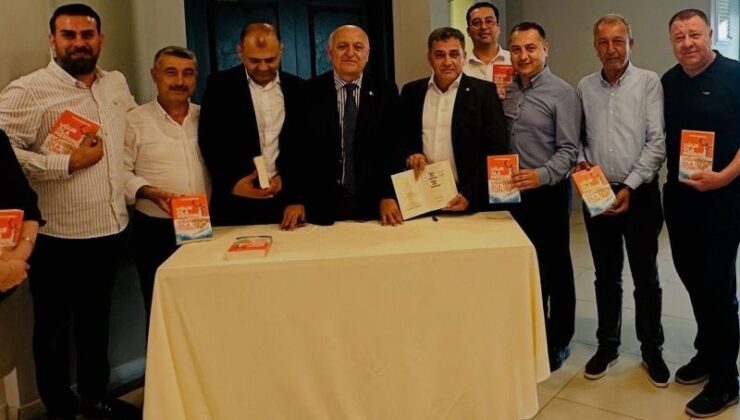 Ayhan Kızıltan’ın ilk eseri “Uğurola Mersin-Uğurola Türkiye” yoğun ilgi gördü