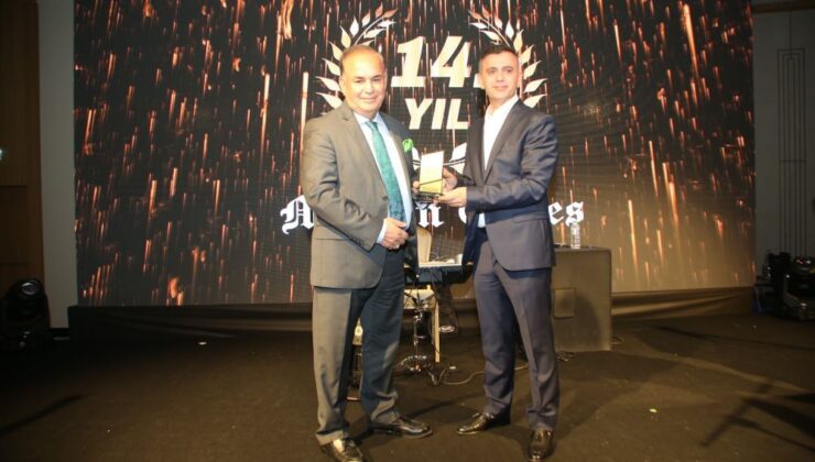 Hayırsever iş insanı Mehmet Deniz’e Mersin Times’tan Onur Plaketi