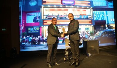 Mersin Times Gazetesinden Hacıbaba Ailesine plaket