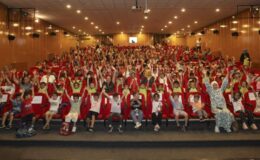 Şehir Tiyatrosu perdelerini Erdemlili çocuklar için açtı
