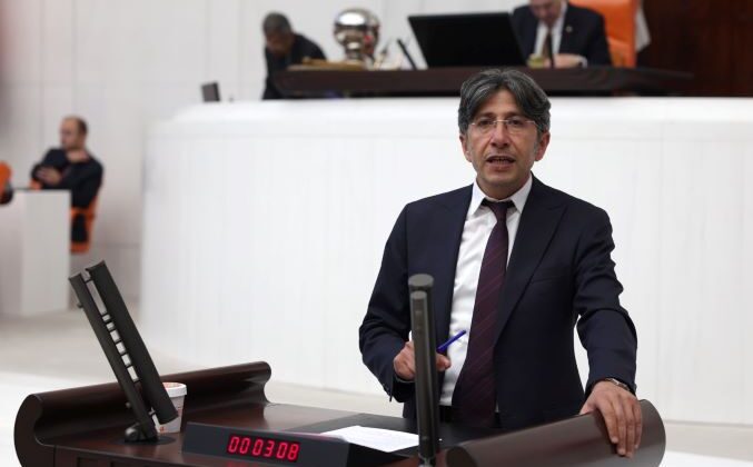 Milletvekili Ali Bozan: Protesto hakkını kullanan öğrencileri yurttan uzaklaştırmak zalimliktir