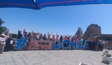 Mezitli Belediyesi’nden TECE Mahallesi’ndeki kadınlara Kapadokya gezisi