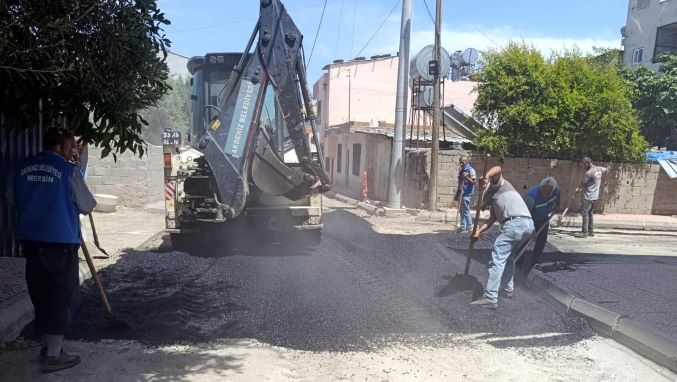 Akdeniz’de;yeni bahçe yolları açma ve sokak yenileme çalışmaları aralıksız sürüyor