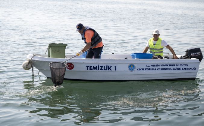 Büyükşehir ile Mersin denizi atıklardan arınıyor