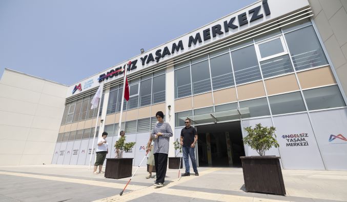 Mersin Büyükşehir, engel tanımayan hayatlara yol açıyor..