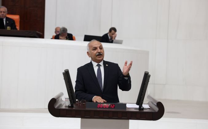 Mersin Milletvekili Dinçer: Esnaf biterse sokaklar biter, üretim biter, umut biter!