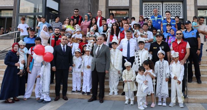 Akdeniz’de 33 çocuk için anlamlı sünnet şöleni