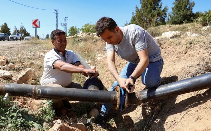 Büyükşehir’den Erdemli’nin kırsalına sulama borusu desteği