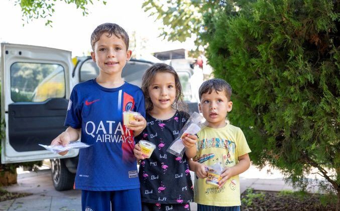 Çocuklar Büyükşehir’in Limonlu Dondurması ile serinliyor