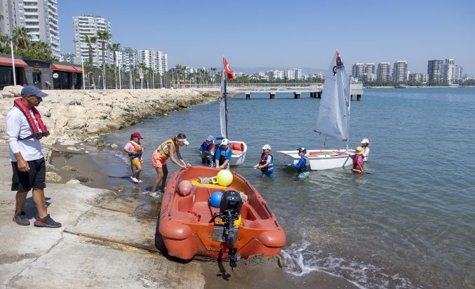 Büyükşehir’in Deniz Sporları kursları yaygınlaşıyor