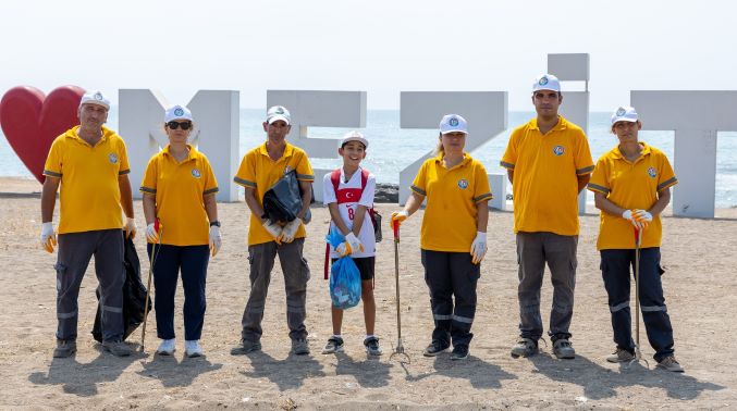 “Takipçi sayım arttı” diyen Aras, Mezitli Belediyesi ile birlikte kolları sıvadı