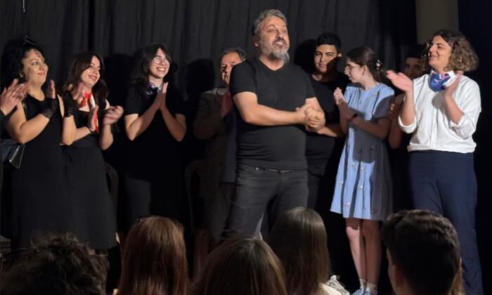 Tiyatrocuların çağrısı: Hatay’ın Defne ilçesine Tiyatro Salonu istiyoruz!