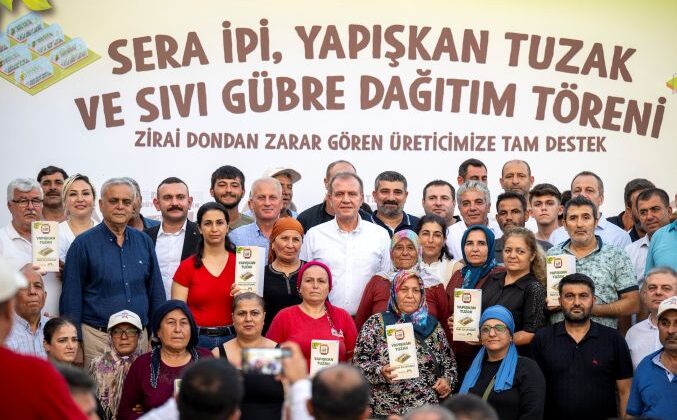 Seçer, ‘Sera İpi, Yapışkan Tuzak ve Sıvı Gübre Dağıtım Töreni’ne katıldı