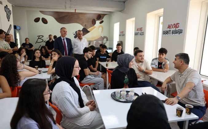 Akdeniz Belediyesi’nden gençlere üniversite hazırlık desteği