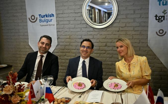 Türk Bulguru Moskova’da çifte etkinliğin yıldızı oldu