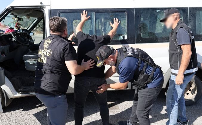 Yolcu minibüsünde 35 kilogram uyuşturucu yakalandı