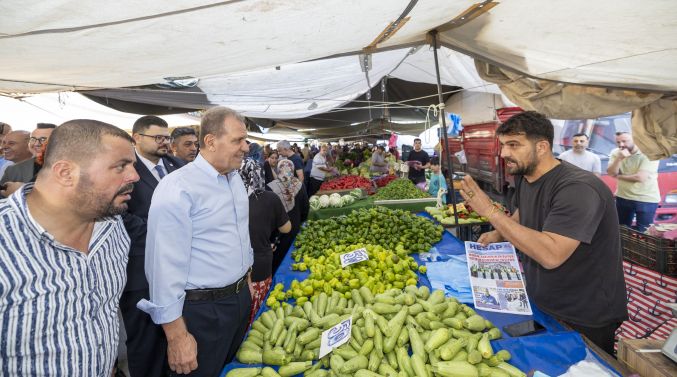Başkan Seçer, Kurdali’de pazar ziyareti yaptı