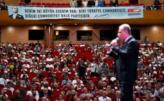 Başkan Seçer, ‘CHP 39. Mersin Olağan İl Kongresi’ne katıldı