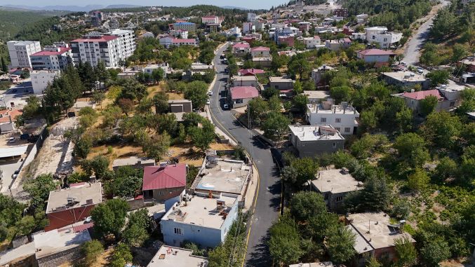 Gülnar’da yolları yeniliyor