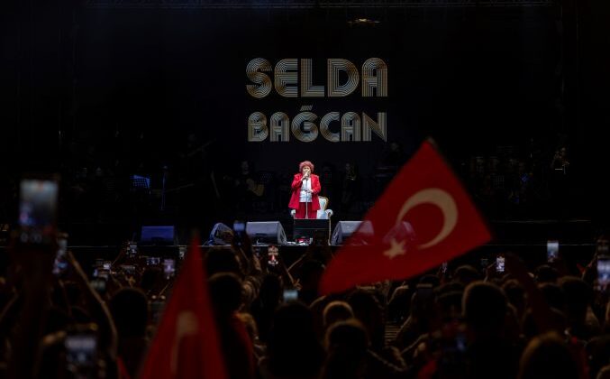 Müziğin yaşayan efsanesi Selda Bağcan ile Mersin’de ‘Cumhuriyet’ Coşkusu