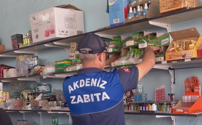 Akdeniz Zabıtası, tarihi geçmiş gıdalar ele geçirdi