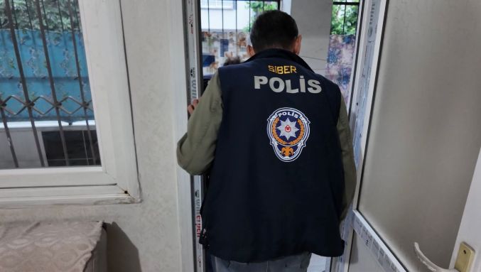 Mersin Polisinden sosyal medya şebekesine operasyon; 5 kişi tutulandı