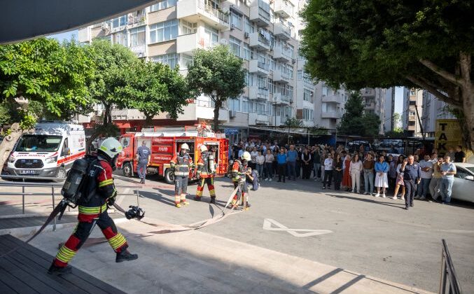 Büyükşehir Belediyesi Ana Hizmet Binası’nda yangın tatbikatı gerçekleştirildi