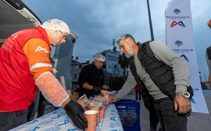 Ücretsiz dağıtılan ‘1 ekmek 1 çorba’ Projesi iç ısıtmaya başladı